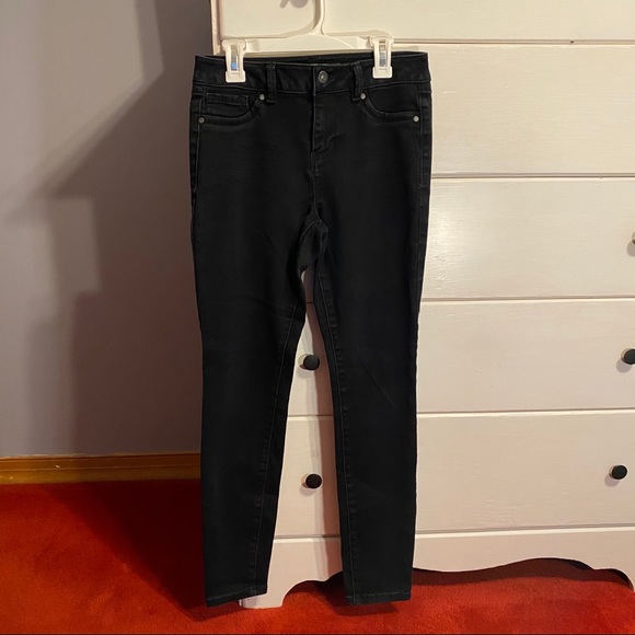 Jean Bundle - Picture 7 of 9